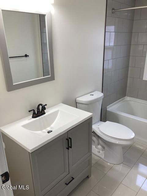 4 Katherine Road, Unit 2 Colonie, NY 12205 - Photo 6 of 14 IMG_2003