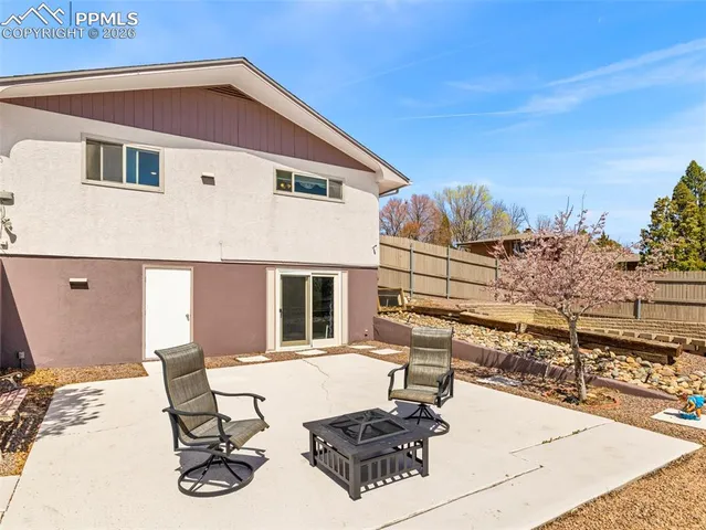 $434,900 | 20 Robertson Road, Pueblo, CO 81001