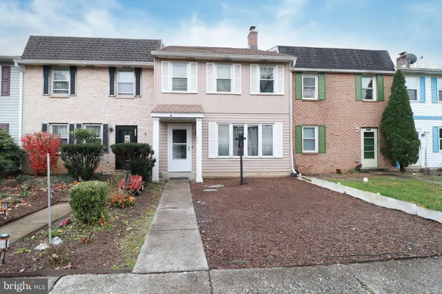 $229,900 | 7123 Salem Park Circle, Mechanicsburg, PA 17050