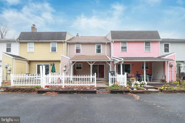 $235,000 | 7123 Salem Park Circle, Mechanicsburg, PA 17050