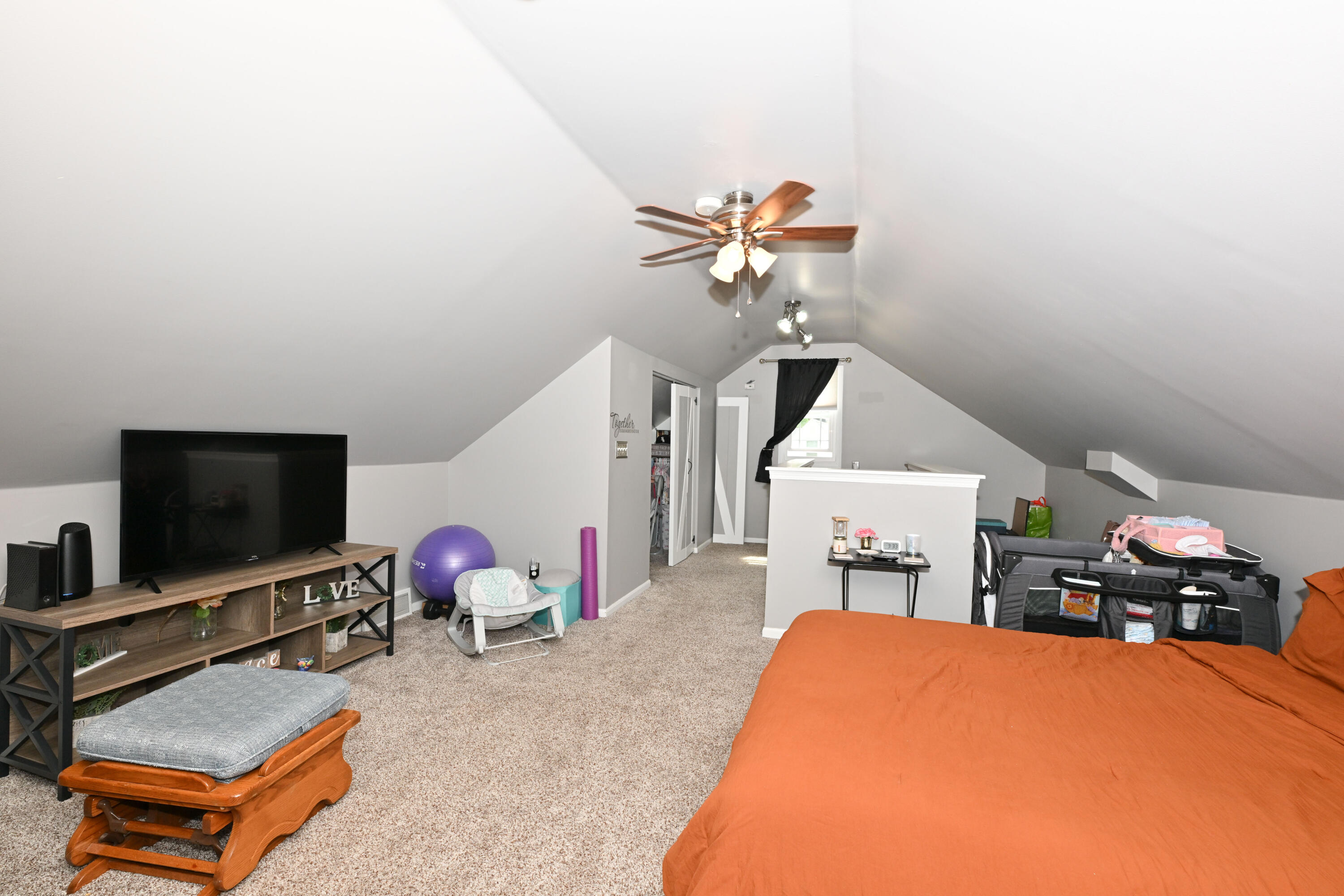 10518 West Spring Green Road Greenfield, WI 53228 - Photo 17 of 38 Photo (19)