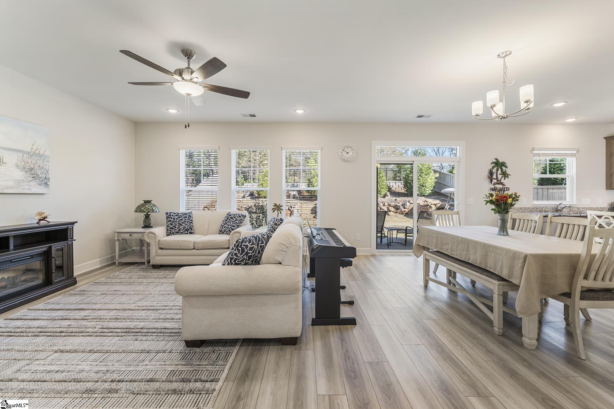 204 Rdg Pk Lane Greenville, SC 29607 - Photo 6 of 43