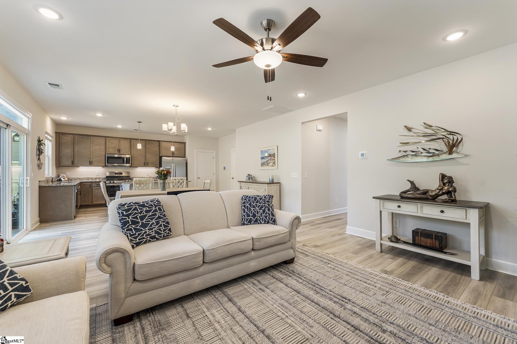 204 Rdg Pk Lane Greenville, SC 29607 - Photo 9 of 43