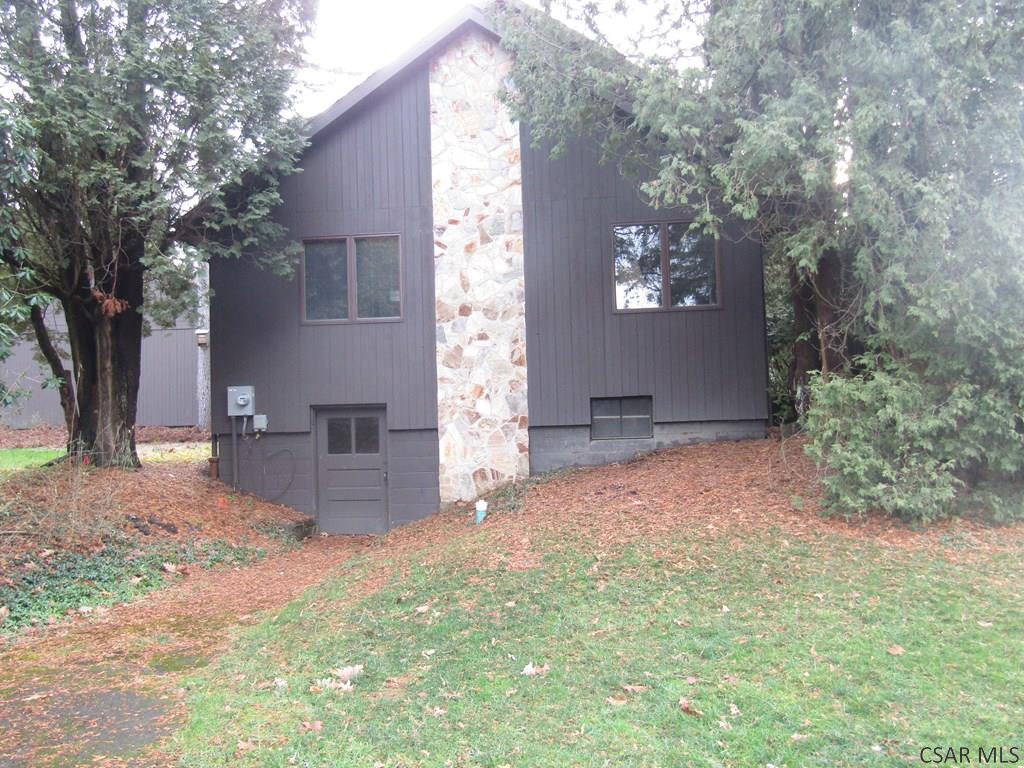 205 New Centerville Road Somerset, PA 15501 - Photo 3 of 33