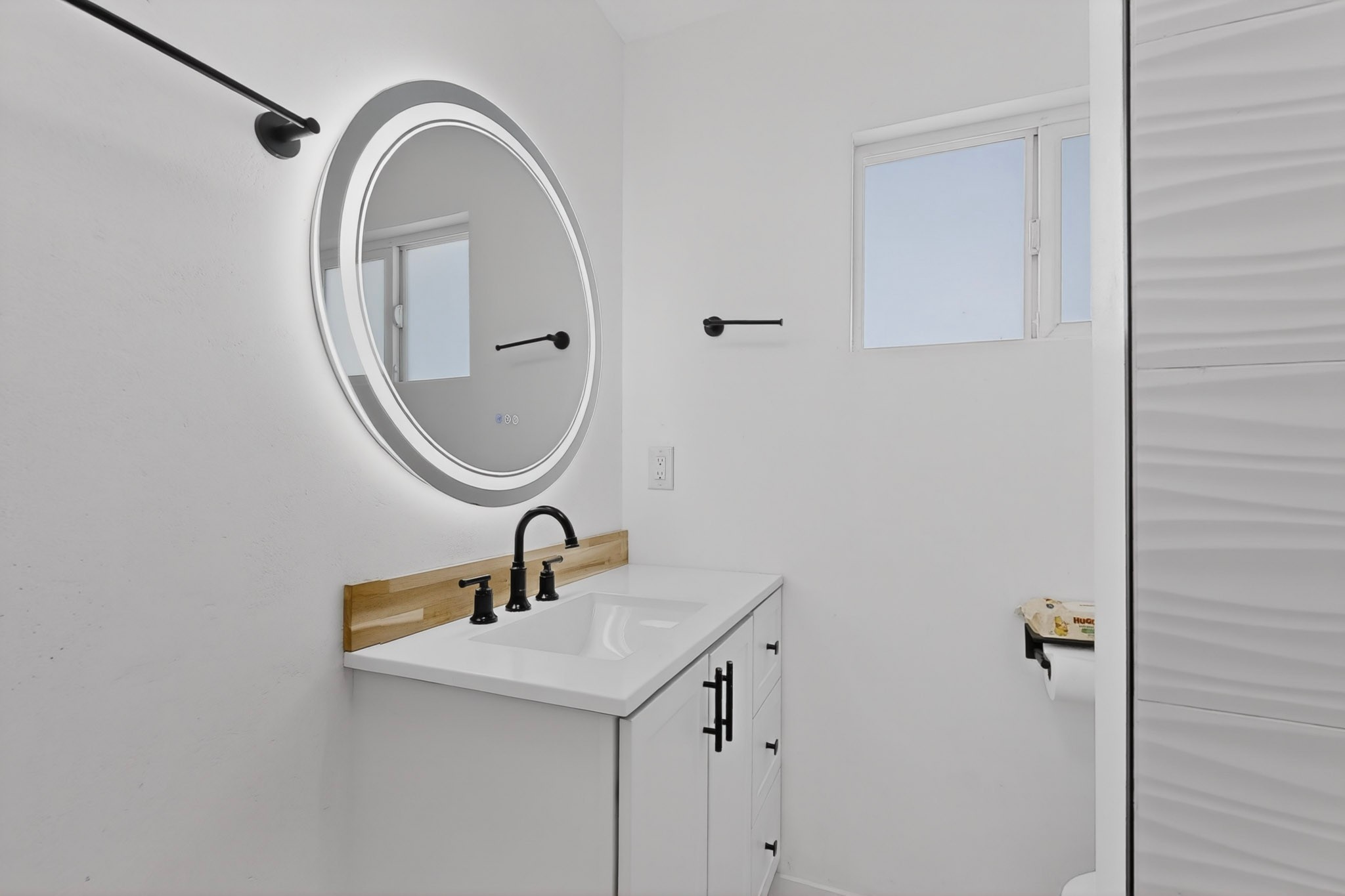 32 Lucero Road, Unit AB Santa Fe, NM 87508 - Photo 19 of 40 main home bath