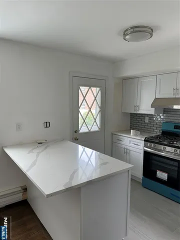 $3,350 | 40 Washington Avenue, Unit 1, Rutherford, NJ 07070