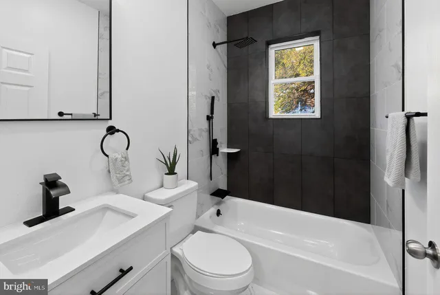 $284,999 | 26 East 24th Street, Wilmington, DE 19802