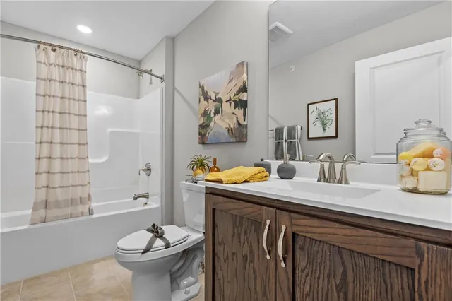 $419,735 | 138 Independence Drive, Unit 105C, Cabot, PA 16023