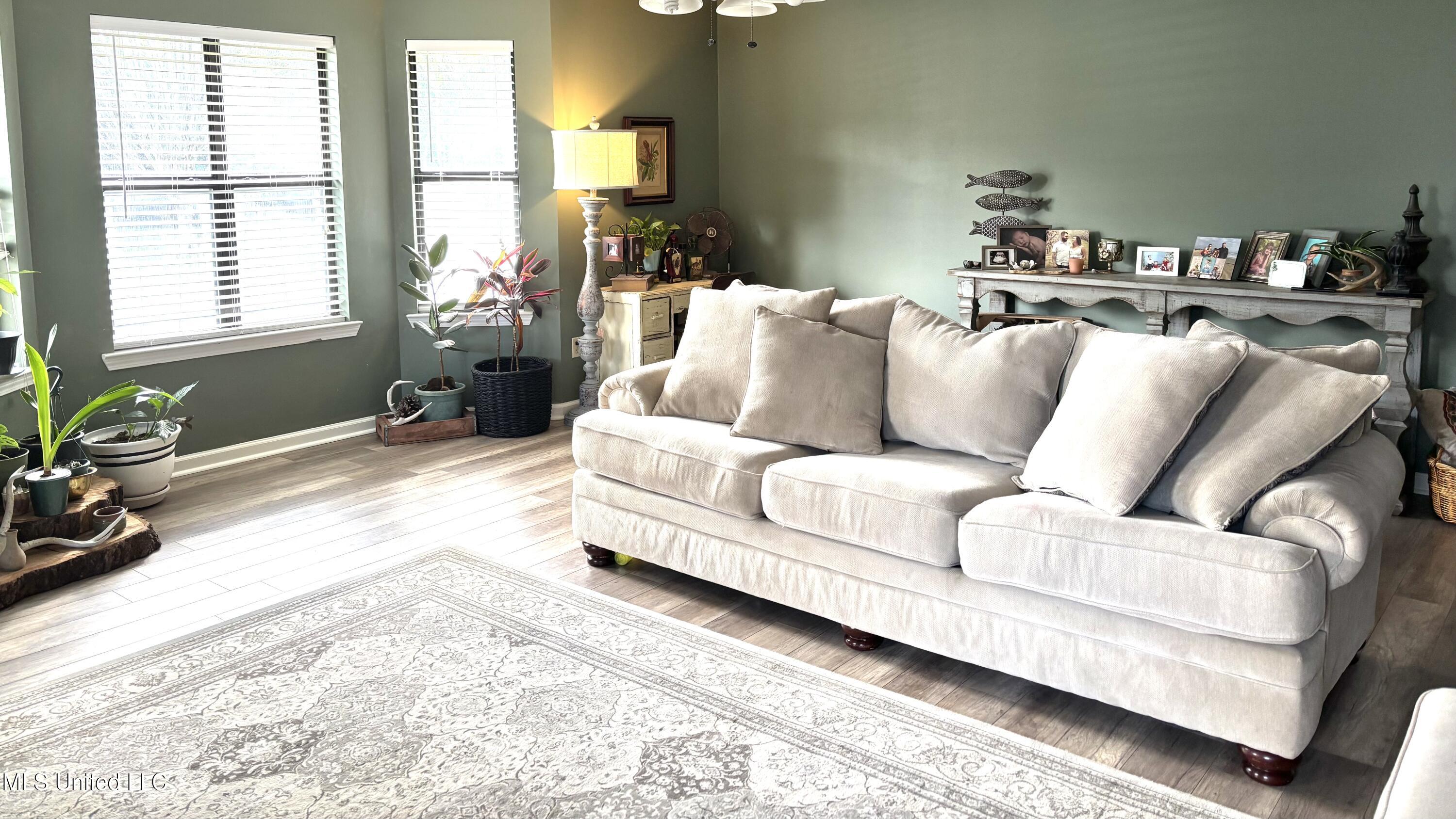 6105 McCormack Road Moss Point, MS 39562 - Photo 6 of 27 IMG_0450