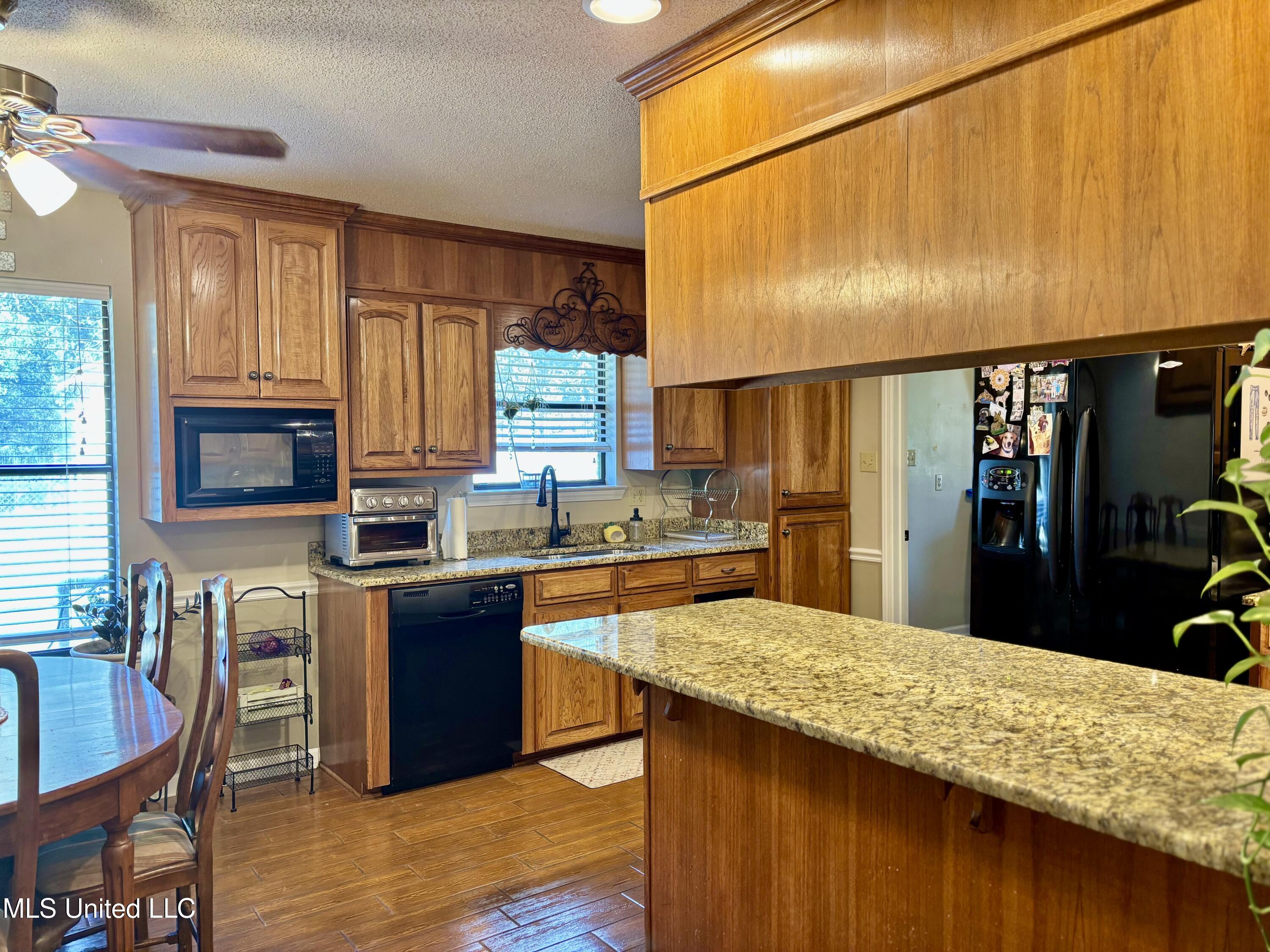 6105 McCormack Road Moss Point, MS 39562 - Photo 8 of 27 IMG_0430