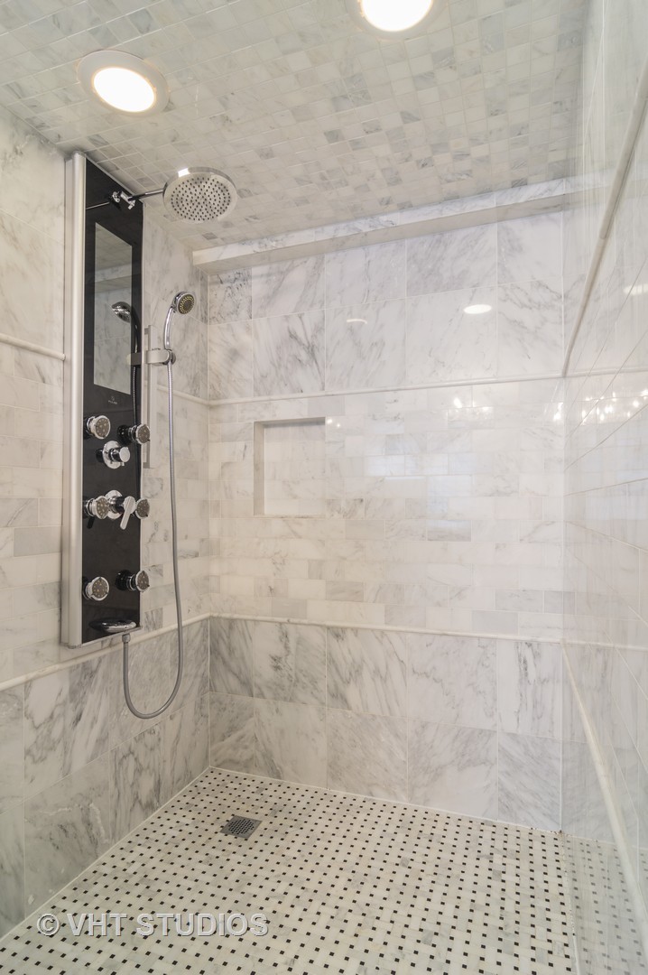 850 North Dewitt Place, Unit 18A Chicago, IL 60611 - Photo 11 of 24