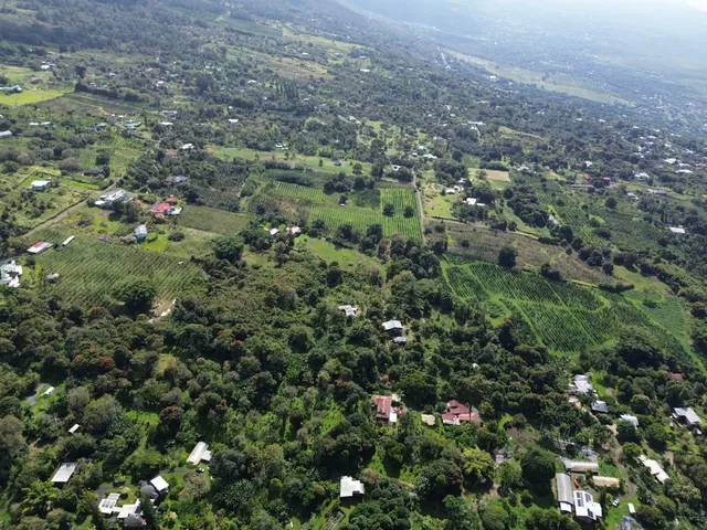 $900,000 | 82-1161 Kinue Road, Captain Cook, HI 96704