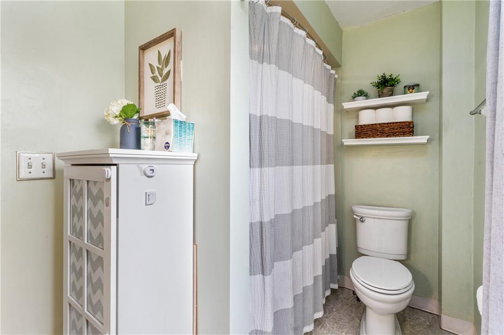 416 Maple Avenue Pittsburgh, PA 15215 - Photo 25 of 38 a bathroom with a toilet and a sink