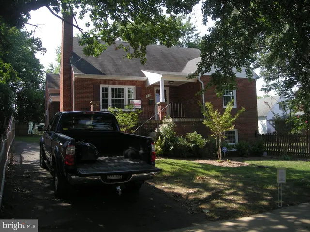 $1,200 | 1320 B Rowe Street, Fredericksburg, VA 22401