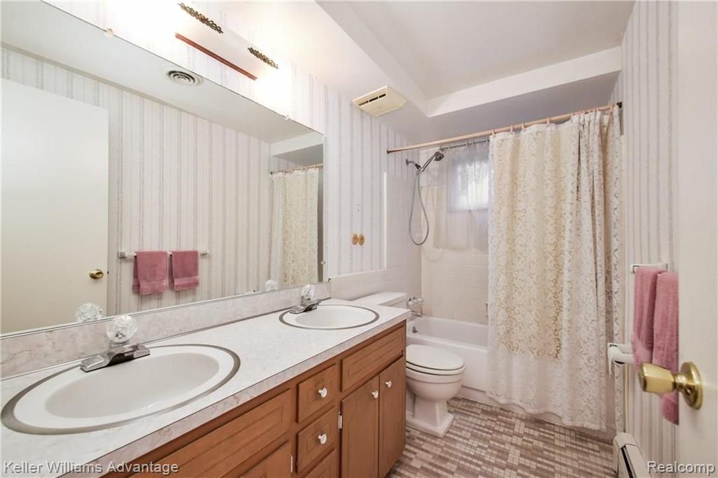 349 Ridgemont Road Grosse Pointe Farms, MI 48236 - Photo 17 of 33