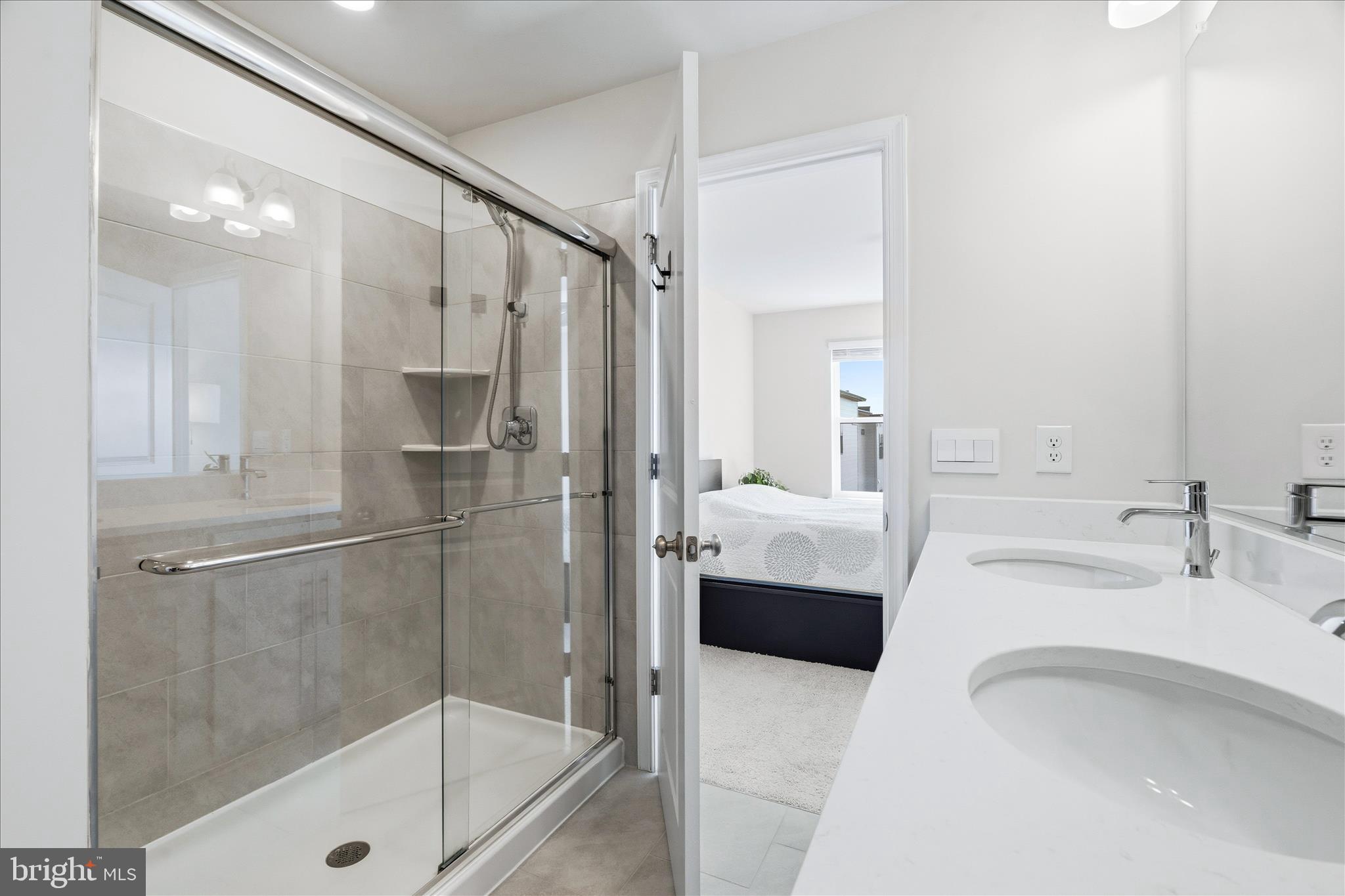 415 Union Street Frederick, MD 21701 - Photo 20 of 28 Primary Shower