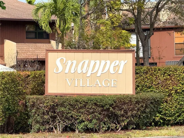 $329,900 | 6977 Southwest 115th Place, Unit E33, Miami, FL 33173