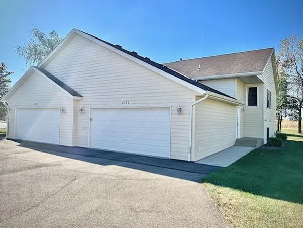 $229,900 | 1053 Prairieview Drive Southwest, Hutchinson, MN 55350