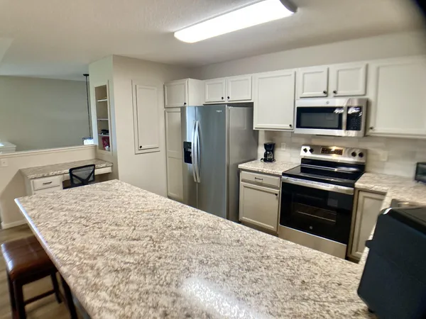 $229,900 | 1053 Prairieview Drive Southwest, Hutchinson, MN 55350