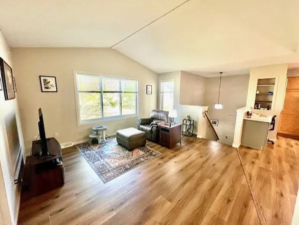 $229,900 | 1053 Prairieview Drive Southwest, Hutchinson, MN 55350
