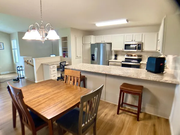 $229,900 | 1053 Prairieview Drive Southwest, Hutchinson, MN 55350
