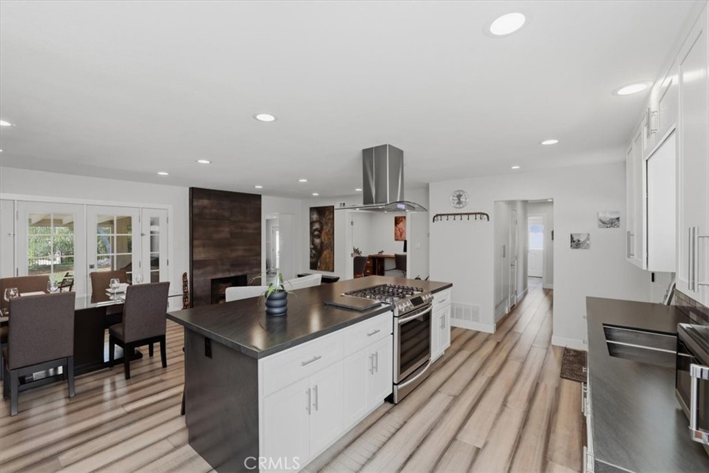 5091 Berryhill Place Riverside, CA 92507 - Photo 16 of 57 Kitchen