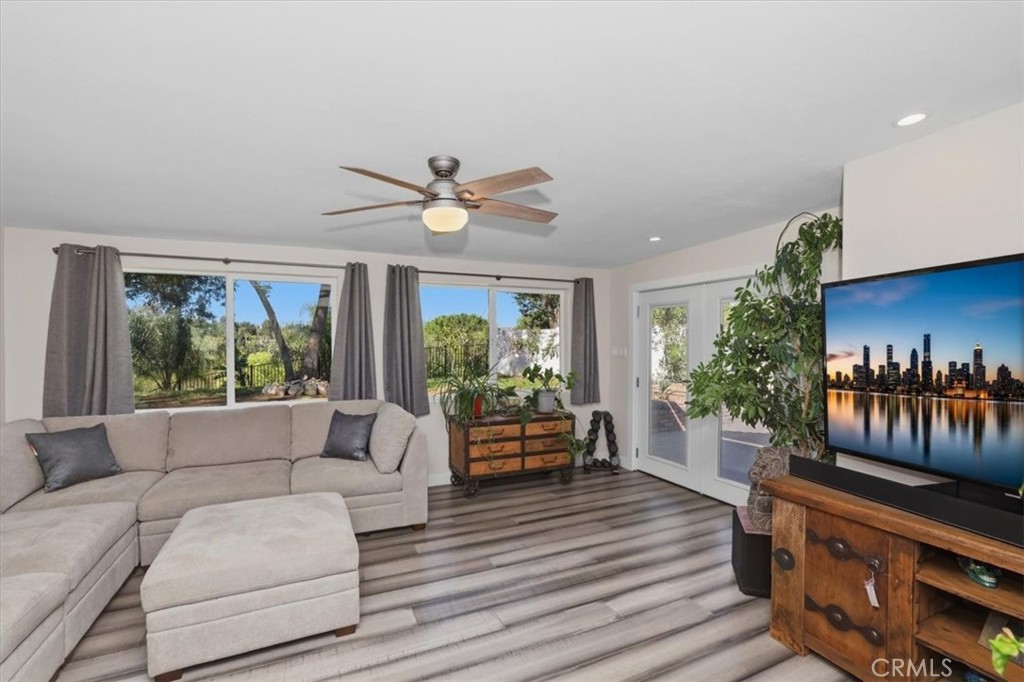 5091 Berryhill Place Riverside, CA 92507 - Photo 21 of 57 Separate Family Room