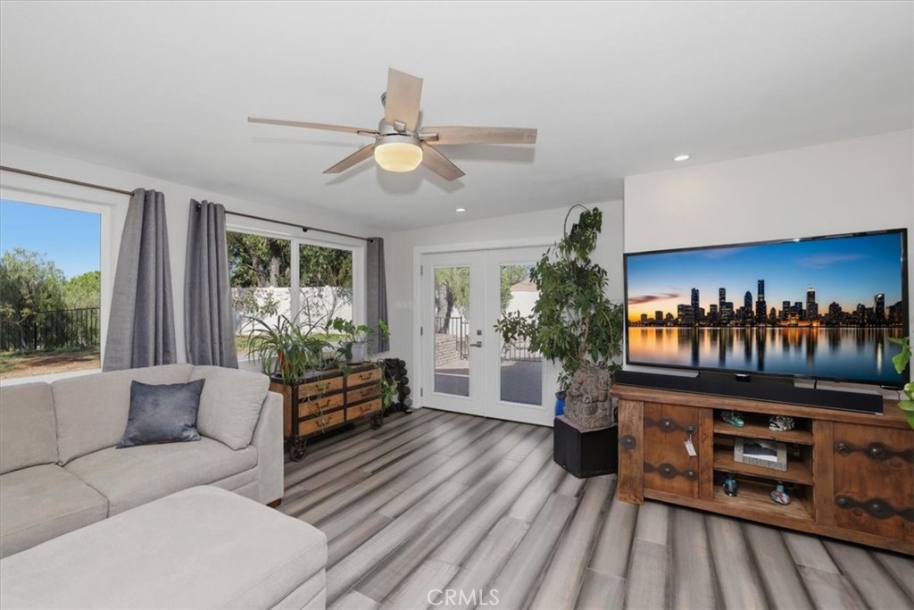 5091 Berryhill Place Riverside, CA 92507 - Photo 23 of 57 Separate Family Room