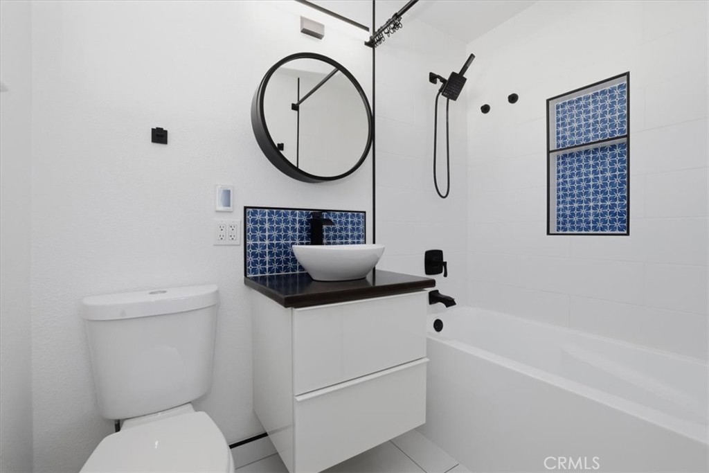 5091 Berryhill Place Riverside, CA 92507 - Photo 28 of 57 Primary Bath