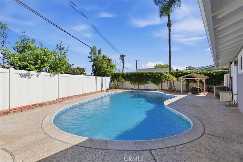 5091 Berryhill Place Riverside, CA 92507 - Photo 37 of 57 Pool & Spa