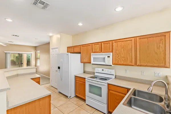 $2,249 | 4091 South Vineyard Avenue, Gilbert, AZ 85297