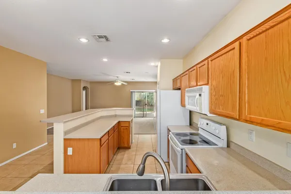 $2,249 | 4091 South Vineyard Avenue, Gilbert, AZ 85297