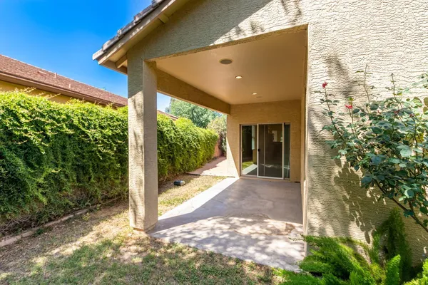 $2,249 | 4091 South Vineyard Avenue, Gilbert, AZ 85297