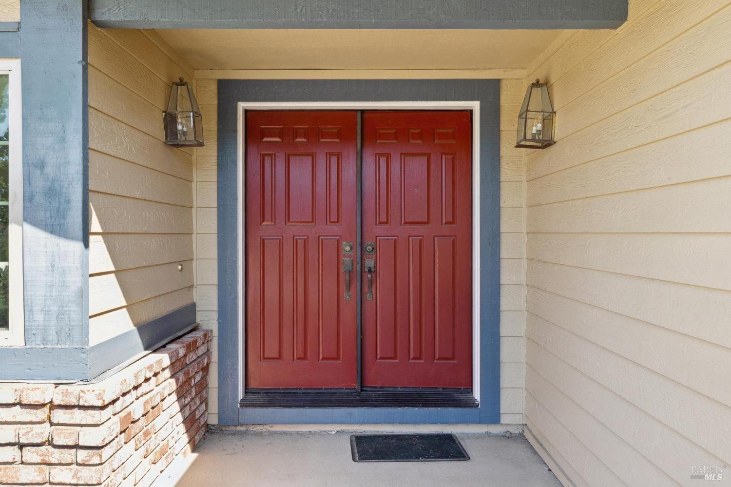 284 Preakness Lane Vallejo, CA 94591 - Photo 3 of 62 a view of front door
