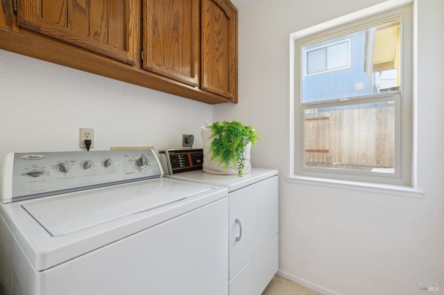 284 Preakness Lane Vallejo, CA 94591 - Photo 58 of 62 a utility room with dryer and washer