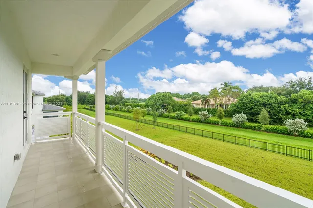 $2,500,000 | 2210 Southwest 122nd Terrace, Davie, FL 33325