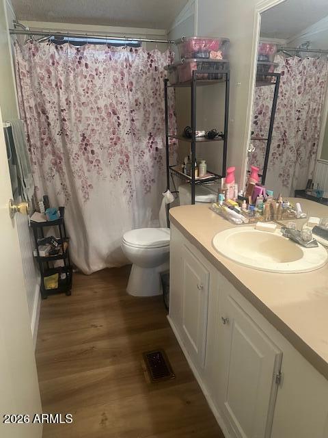 7258 South Lariat Road Hereford, AZ 85615 - Photo 21 of 37 a bathroom with a sink toilet and shower