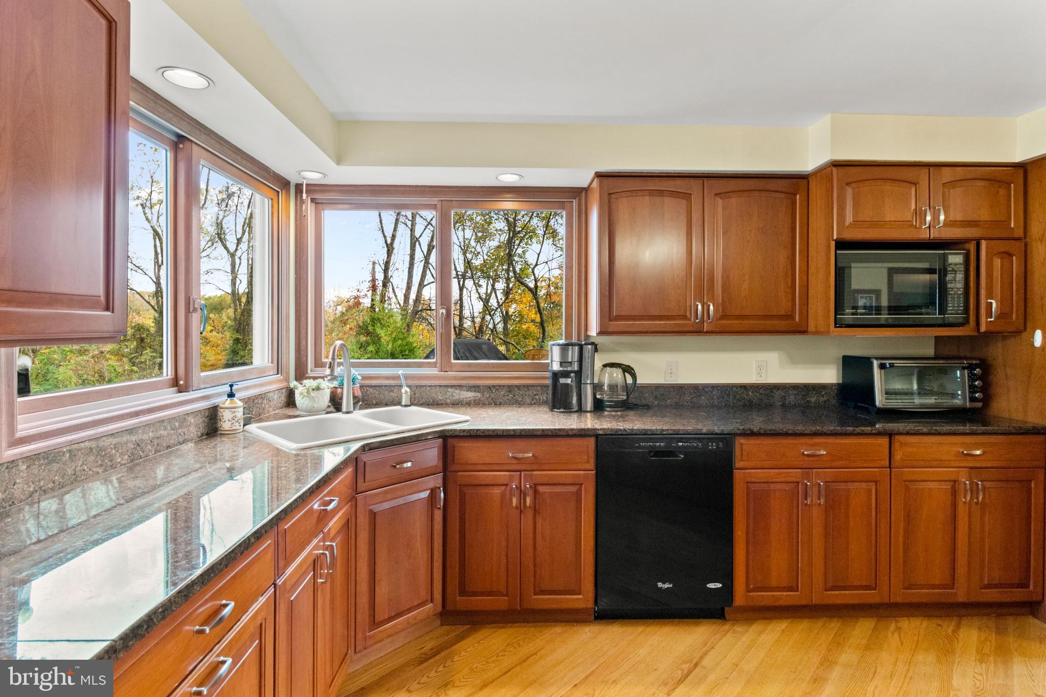 393 Township Line Road Chalfont, PA 18914 - Photo 21 of 56 Granite Counters