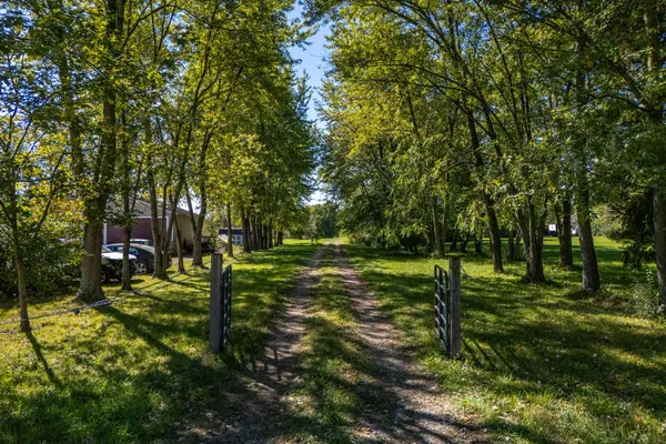 $600,000 | 1717 London Groveport Road, Grove City, OH 43123