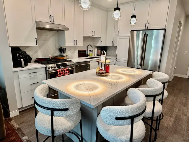 $3,500 | 18 Artisan Drive, Unit 219, Salem, NH 03079