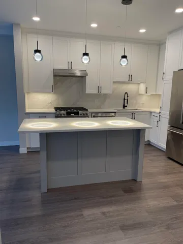 $3,500 | 18 Artisan Drive, Unit 219, Salem, NH 03079