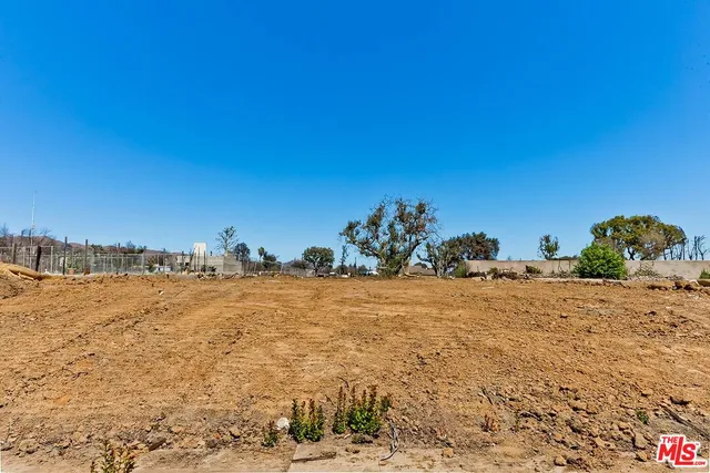 a view of outdoor space with city view