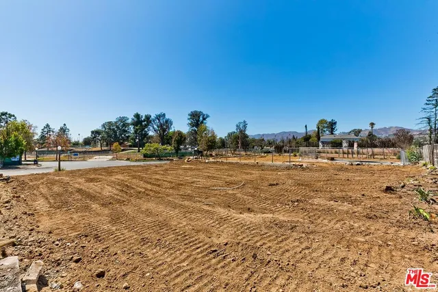 a view of outdoor space and city view