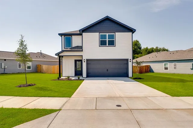 $359,900 | 203 Julian Davis Drive, Venus, TX 76084