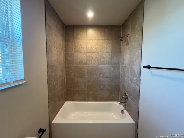 $1,395 | 6011 Jax Way, Unit 104, San Antonio, TX 78244