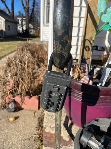 $300,000 | 132 McHenry Avenue, Crystal Lake, IL 60014