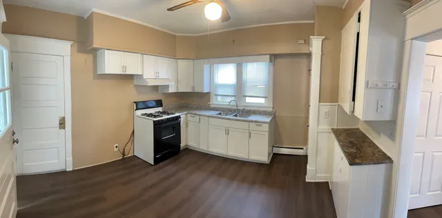 $300,000 | 132 McHenry Avenue, Crystal Lake, IL 60014