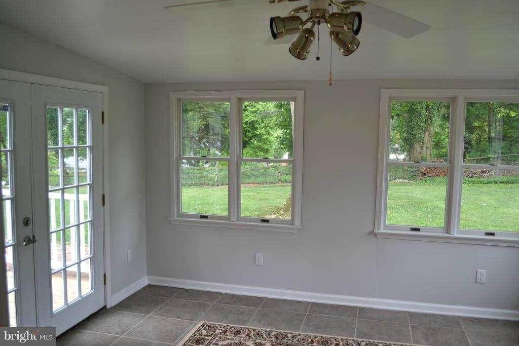 1117 Ryegate Road Baltimore, MD 21286 - Photo 8 of 27 Sunroom