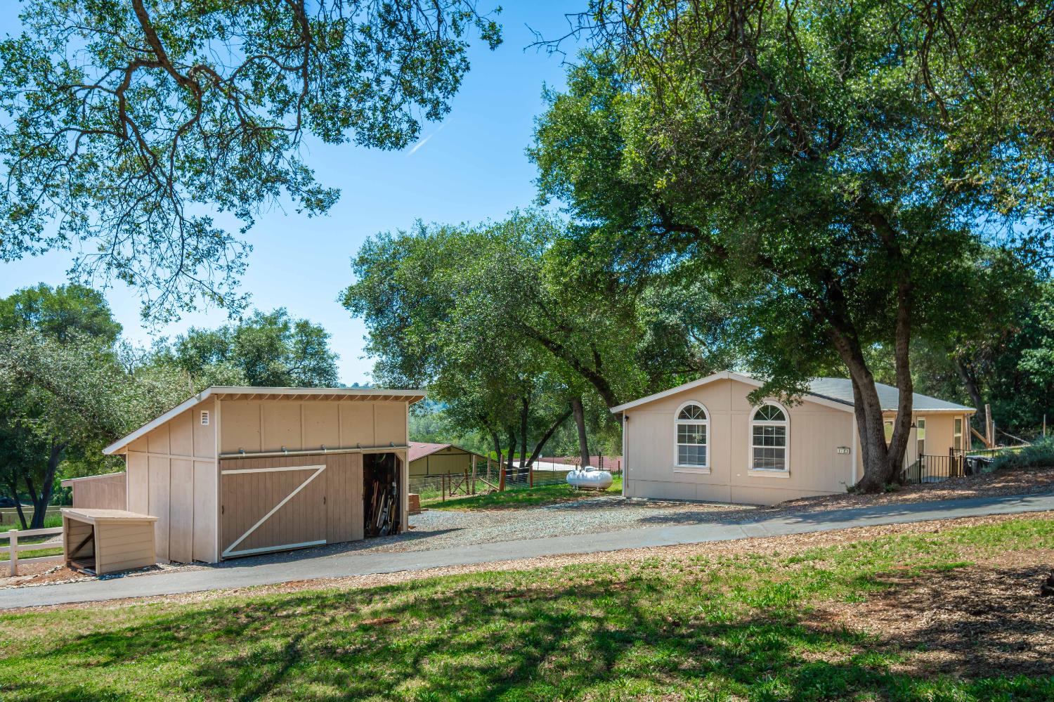 1725 Lone Pine Road Shingle Springs, CA 95682 - Photo 35 of 86