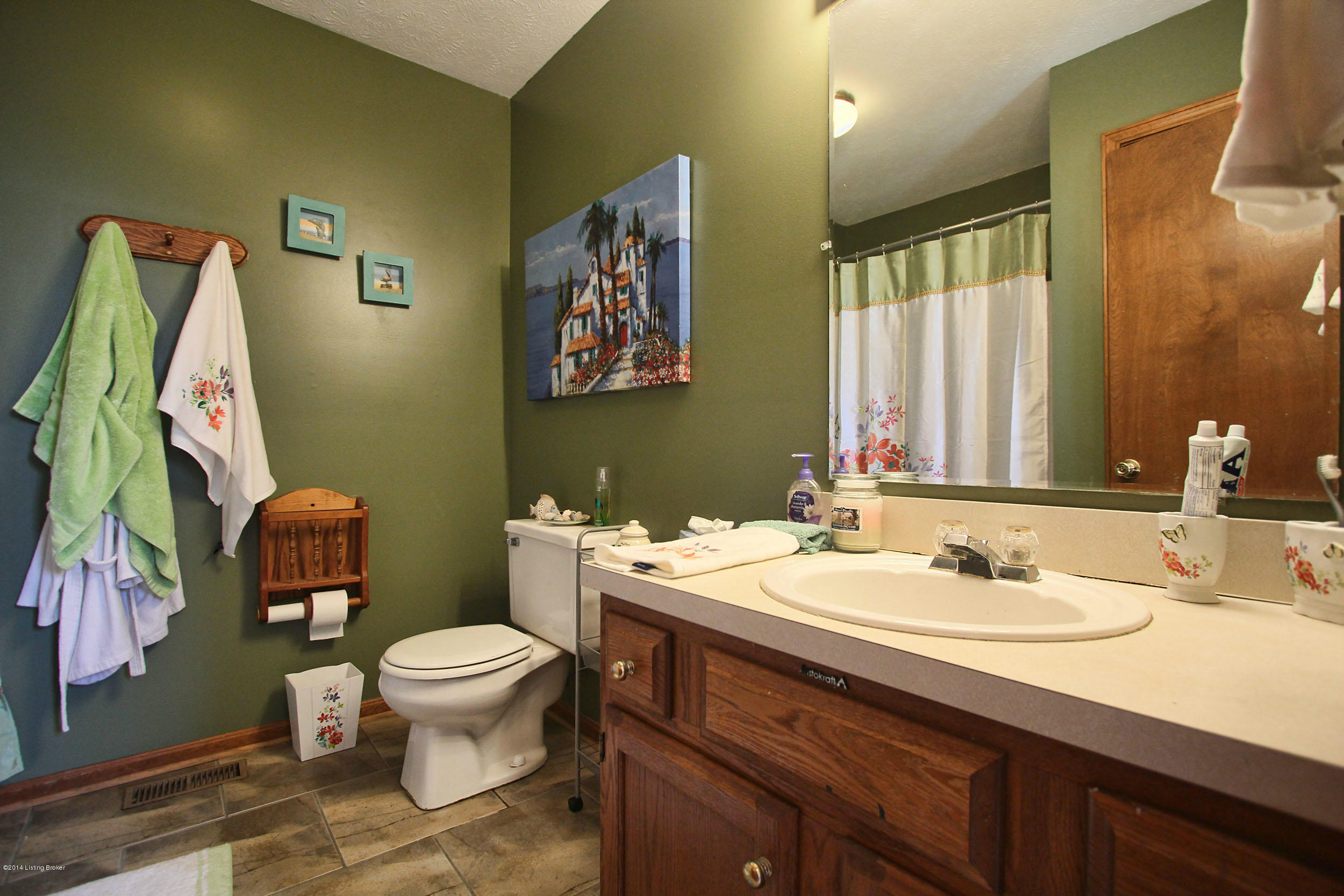 7110 Field Ridge Louisville, KY 40291 - Photo 20 of 34 7110-Fieldridge-Ct-48